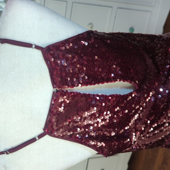 Adelyn Rae Burgundy Sequin Mini Wrap Slip Party Showgirl Dress NWT Sz M - Picture 7 of 10